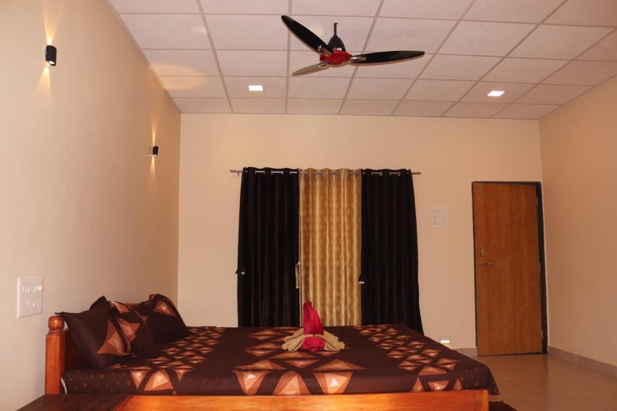 Rehoboth Resort Mālvan Екстериор снимка